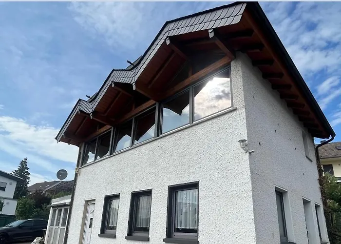 Stilvolle Mit Terasse Und Garten